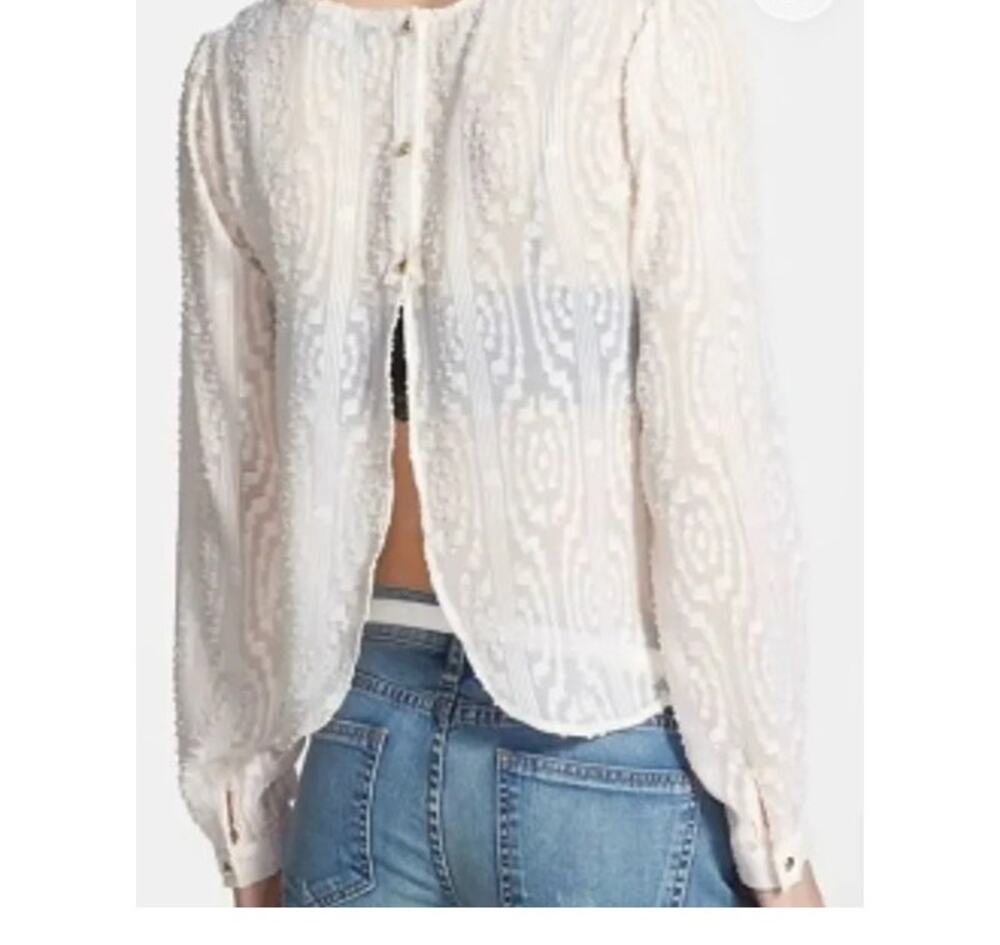 ASTR the Label Ivory Textured Blouse – Size M